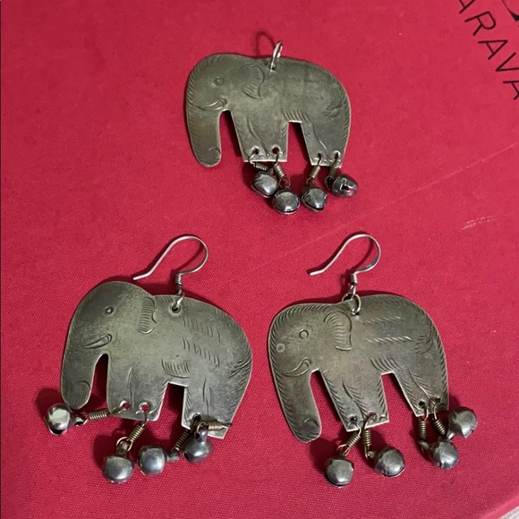 🖤VTG💕elephant earrings - Picture 8 of 8